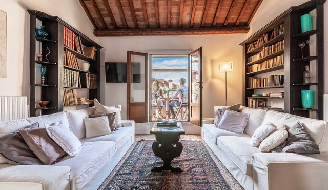 Distinctive Penthouse with Elevator Terrace and View