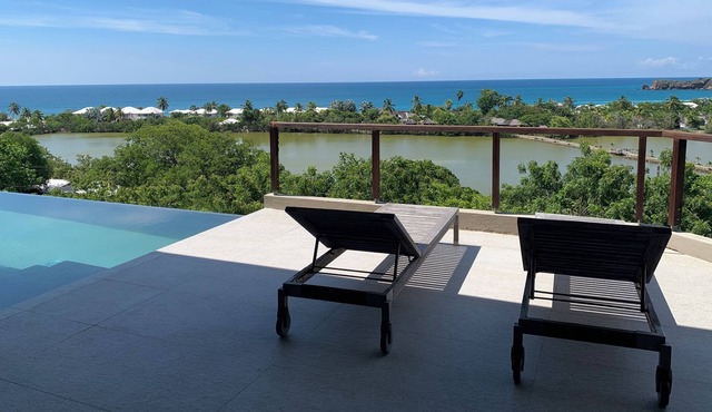 Distinctive villa with private pool - ocean view