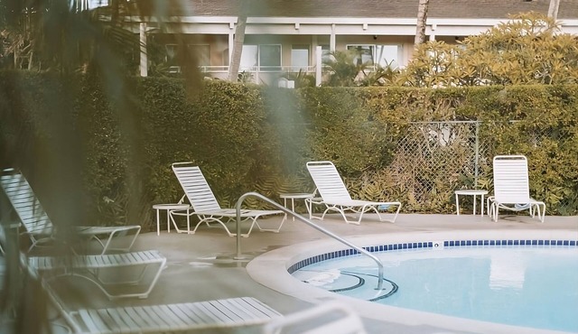 Dive Into Your Dream Vacation! 2 Relaxing Suites w/Balcony | Refreshing View