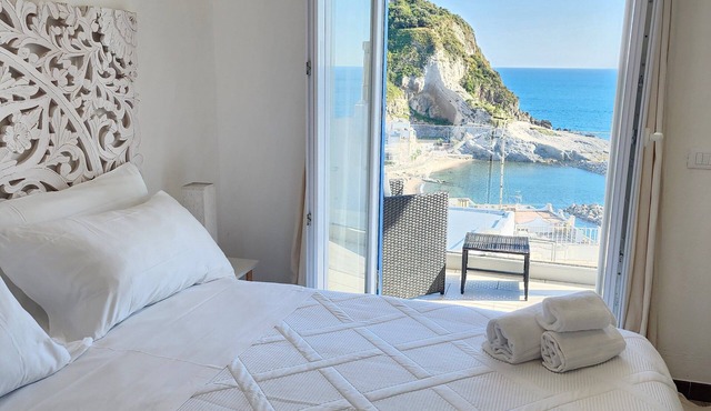 Divina Seaside Suite Sant'Angelo d'Ischia