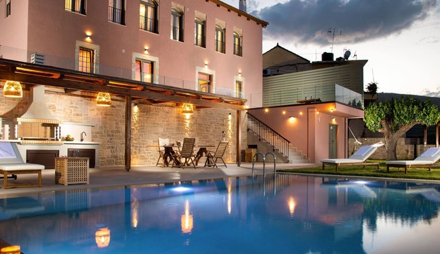 Divine Crete