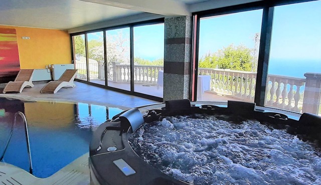 Divine Holiday Home in Giosa Marea with Sauna & Hot Tub