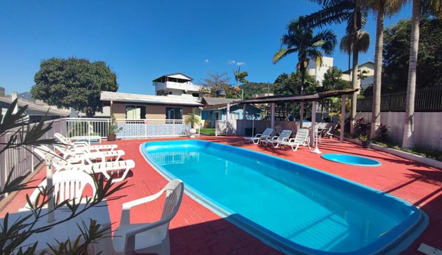 DK3 - CaSA COM 3 SUITES COM PISCINA BRUNO KLEMTZ