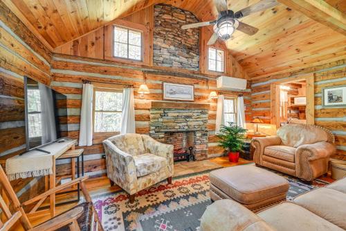 Dobson Vacation Rental - Close to Wineries!