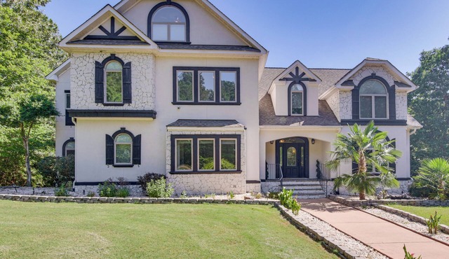 Dock & Home Theater: Pet-Friendly Lake Wylie Home