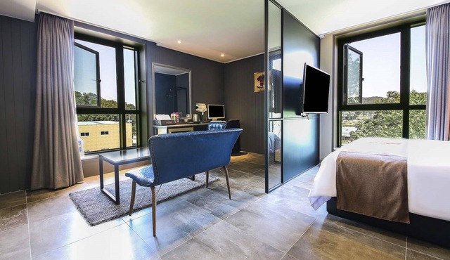 Docking Hotel