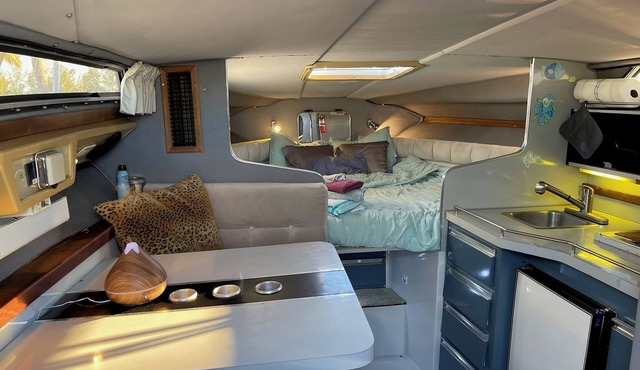 Dockside 2BD Monte Carlo in enchanting Key West, Perry Marina with WiFi & Gym
