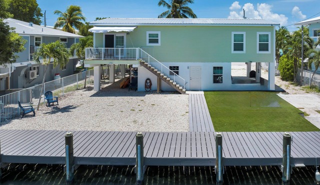 Dockside Daydream: Where ocean breezes meet unforgettable Keys adventures