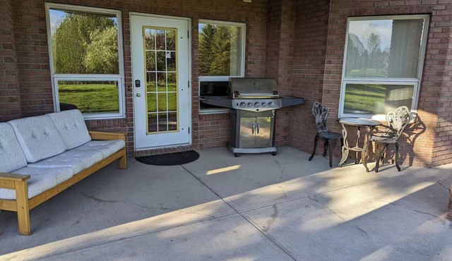 Dog-Friendly 3BR Walkout on 3.5 Acre Retreat | LRT, Airport & Canmore Nearby