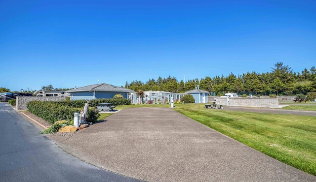 Dog Friendly, Available with 50AMP, 30AMP, Water and Sewer hook up's, WiFi