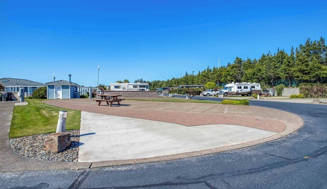 Dog Friendly, Available with 50AMP, 30AMP, Water and Sewer hook up's, WiFi