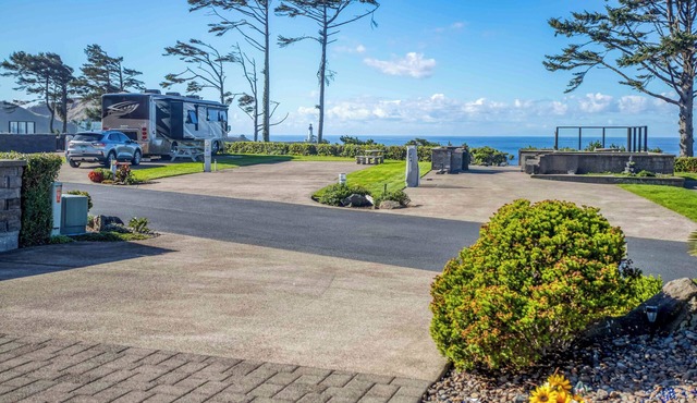 Dog Friendly, Available with 50AMP, 30AMP, Water and Sewer hook up's, WiFi