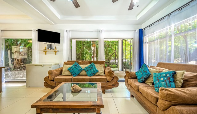 Dog-friendly beach house with private pool and TV lounge
