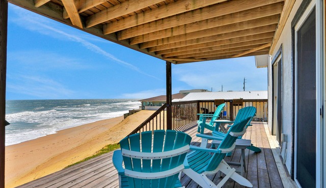 Dog-friendly beachfront home with beach access, deck, fireplace, W/D, AC