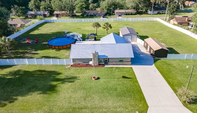 Dog-friendly hideaway w/pool & game room