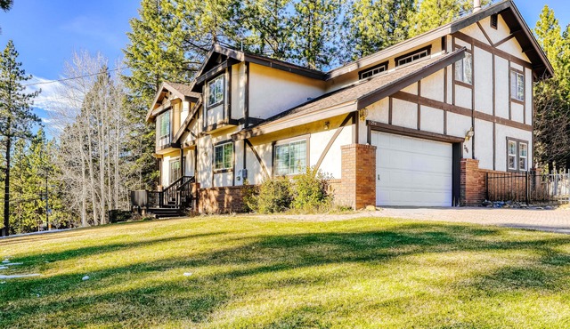 Dog-friendly home with pool table, fireplaces, & private hot tub, sleeps 10