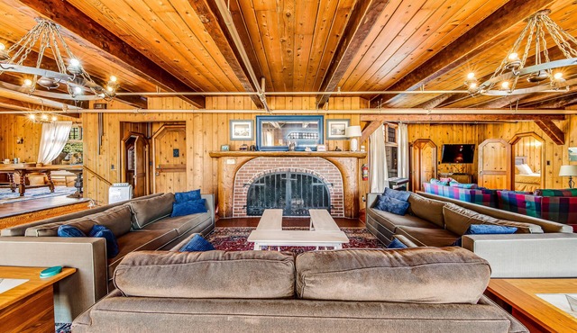 Dog-Friendly Home with Sea Views on Little Beach and Half-Mile to the Ocean