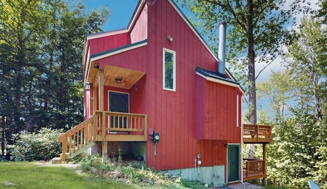 Dog-friendly mtn-view home with 2 hot tubs, pools, tennis, sandy pond, gym, BBQ