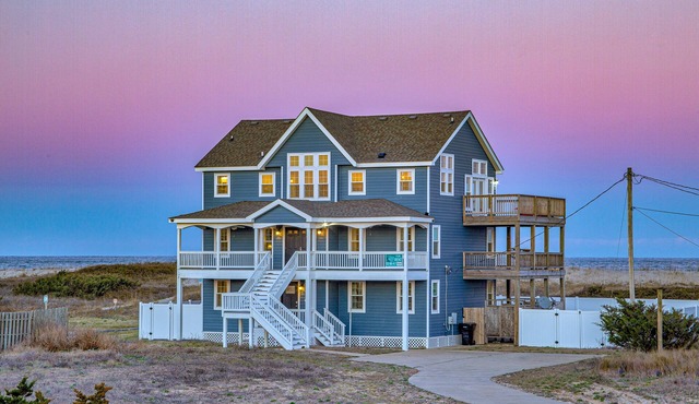 Dog-friendly oceanfront home with private outdoor pool, hot tub & central AC