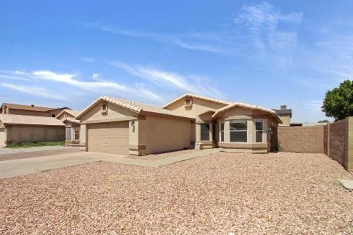 Dog Friendly Phoenix Home - Near Stadium & Westgate