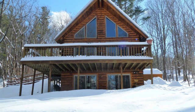Dog Friendly, Quiet Neighborhood, Cozy lower level cabin