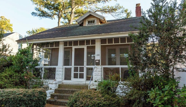 Dog-Friendly Rehoboth Beach Cottage—1.5 Blocks to Beach & Boardwalk!