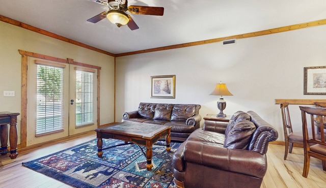 Dog-friendly, Smoky Mountains condo located close to downtown Gatlinburg