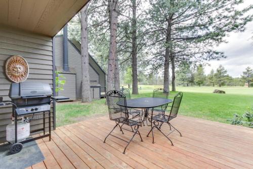 Dog-friendly Sunriver Condo with Great Location & View SHARC Passes