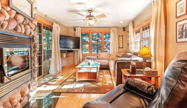 Dog-friendly waterfront cabin w/wood-burning fireplace, boat dock, & firepit