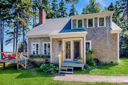 Dog-friendly, waterfront home on St George River with shore access, great views
