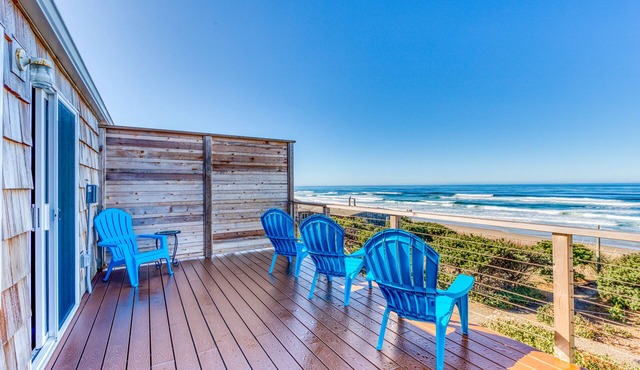 Dog-friendly waterfront cottage getaway - walk to the beach