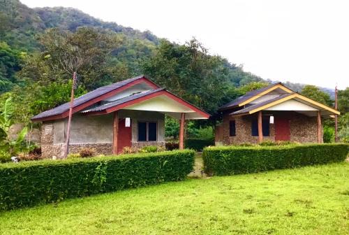 Doi Lom Elephant farmstay