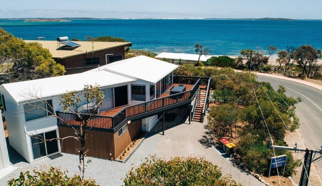 Dolphinview Has Changed - and it is Spectacular - now one of Coffin Bay's Premier Holiday Homes