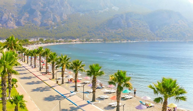 Dolunay Suit & Beach