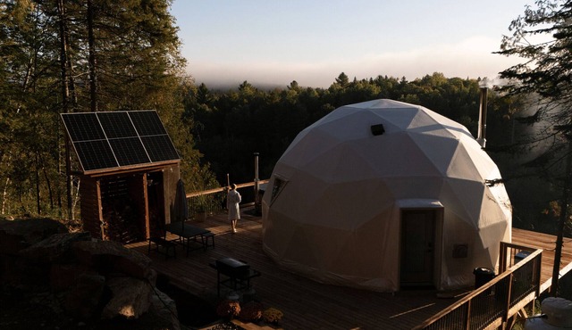 Dome 02 - The Hemlock, La Pruche | Vue Panoramique, Spa Privé & Douche Extérieure
