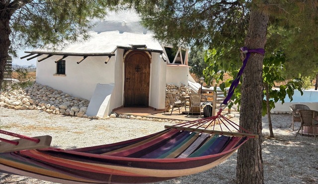 Dome in the mountains, secluded and peaceful. Pets welcome!