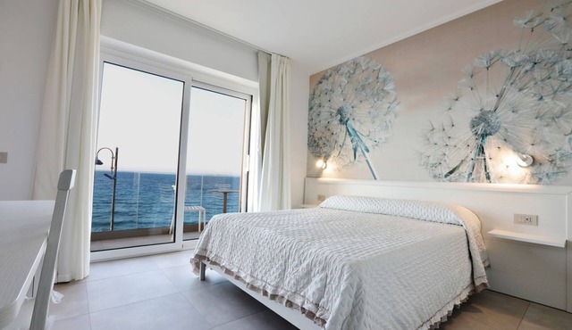 DOMO 101 - Deluxe Junior Suite with Sea View