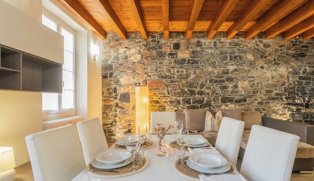 Domus in Como - Six Bedroom Apartment, Sleeps 15