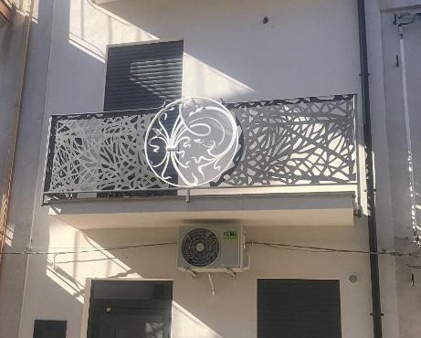 "DOMUS LEONE" - Nel Borgo di Capri Leone
