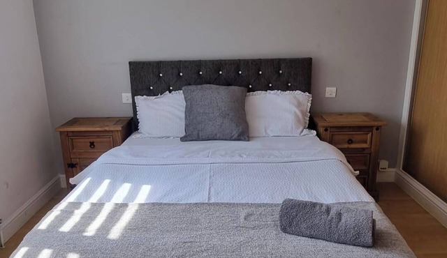 Doncaster Dream House Retreat- Sleeps 9