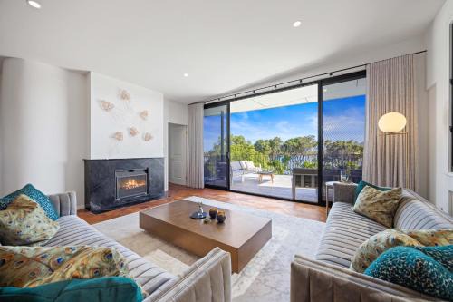 Dooragan Executive Beach House - Dunbogan