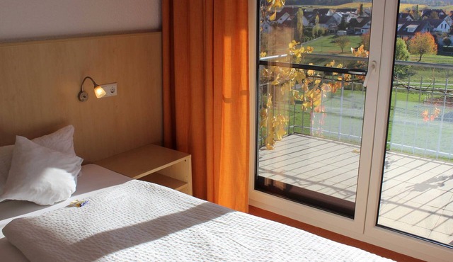 Doppelzimmer 2/2 - Gästehaus Zum Wolffenturm