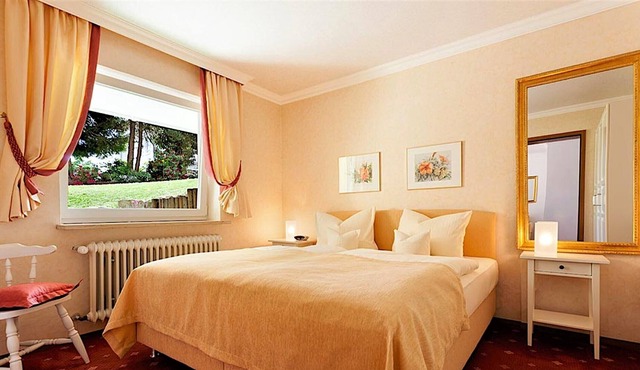 Doppelzimmer mit sep. Wohnteil, Balkon/Terrasse, Bad oder Dusche/WC, Haupthaus