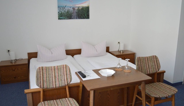Doppelzimmer mit Balkon und Schlafsofa - Gasthof-pension Fränkische Schweiz Obertrubach