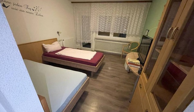 Doppelzimmer mit Balkon - Gästehaus Rössle 2