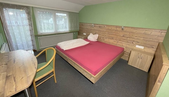 Doppelzimmer mit Balkon - Gästehaus Rössle 5