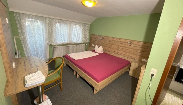 Doppelzimmer mit Balkon - Gästehaus Rössle 7