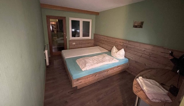 Doppelzimmer mit Balkon - Gästehaus Rössle 3
