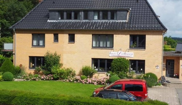 Doppelzimmer mit Dusche, WC - Haus Luisenhof, Pension