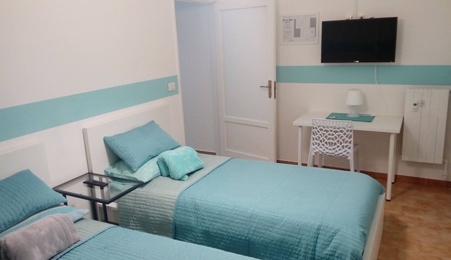 Dora room/double single beds and shared bathroom - Ivrea la Bella - guest house